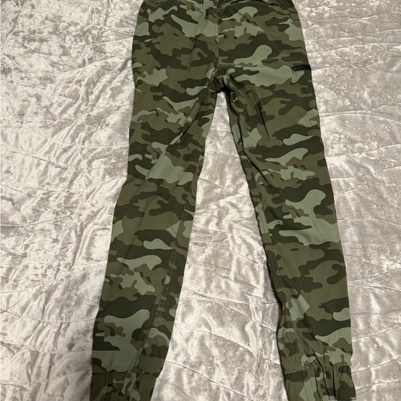 Boys 10/12 camo jogger style pants . - Picture 2 of 4